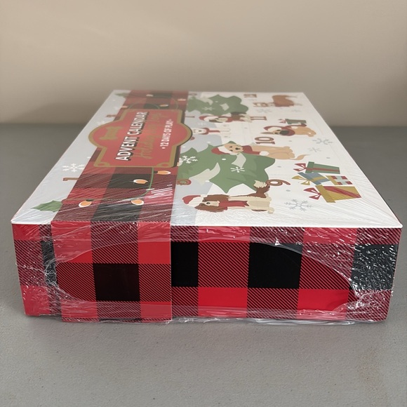 Woof Holiday Dog Toys Adventure Calendar - Picture 5 of 14